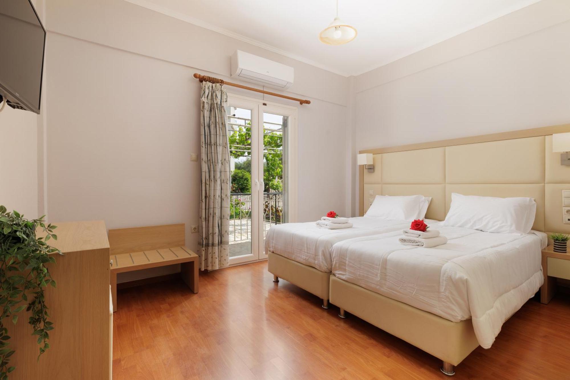 Santos Luxury Apartments Dassia  Bagian luar foto