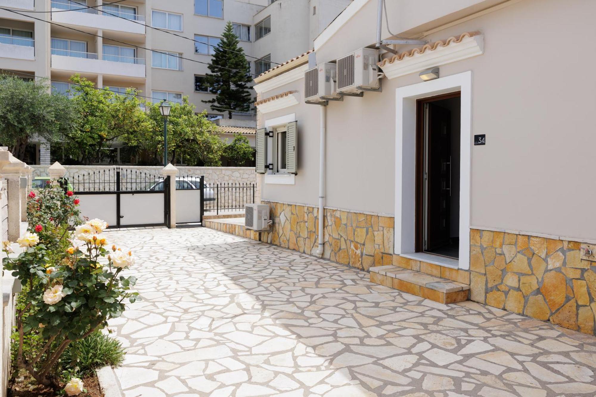 Santos Luxury Apartments Dassia  Bagian luar foto
